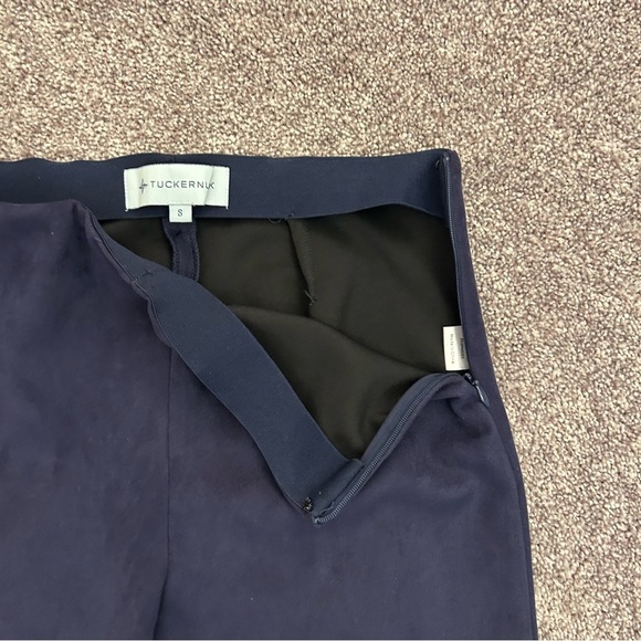 Tuckernuck Women's Cropped Pants Size S Navy Mid Rise Side Zipper Stretch EUC - Picture 4 of 14